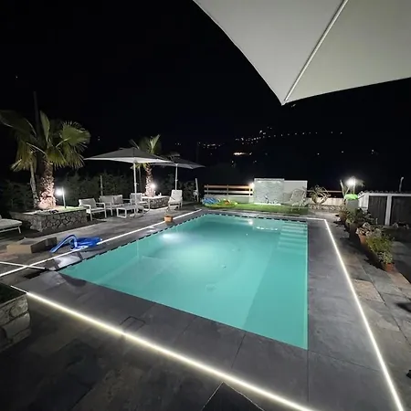 Paradise House ماراتييا